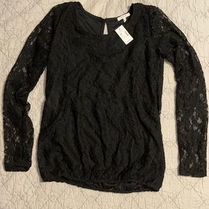 BNWT Maurices black lace top w ruched bottom. Med